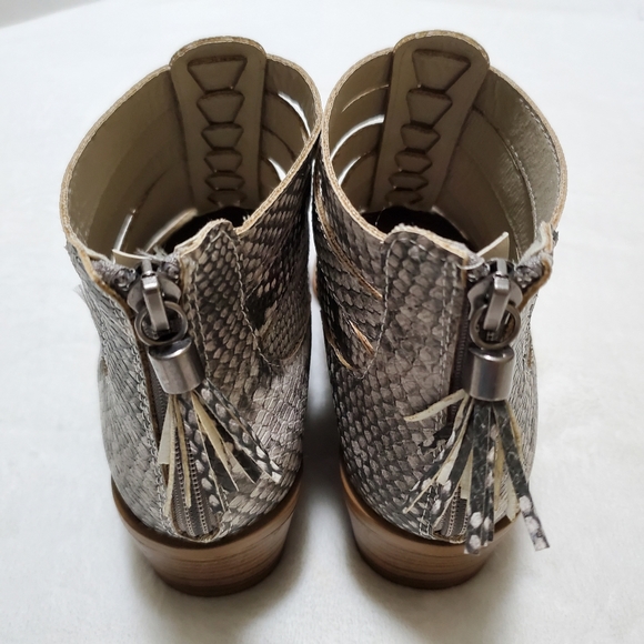 Fergalicious faux snake print ankle boots Size 6 - Picture 3 of 12